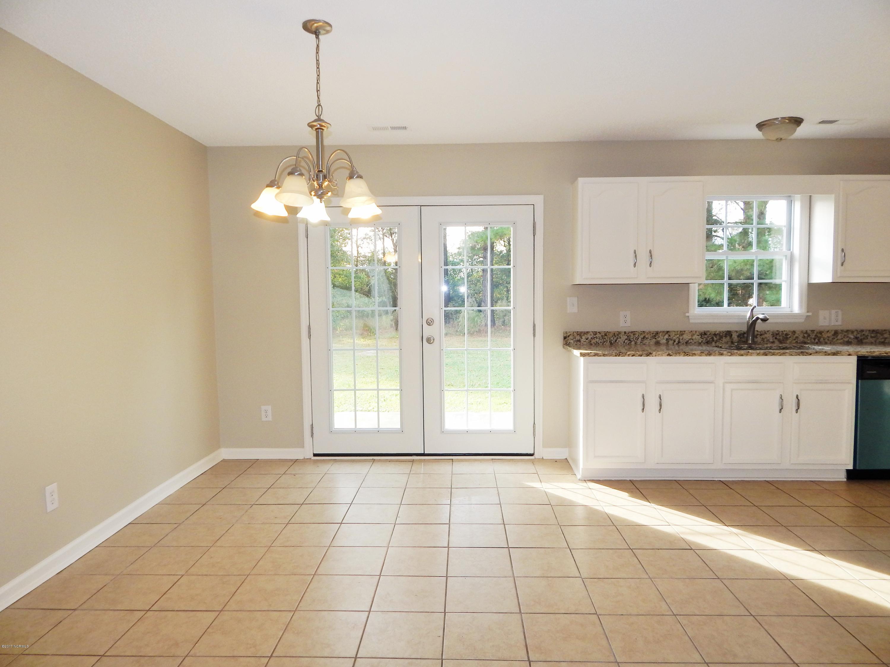 116 Meadow Farms Road Richlands, NC 28574 - Photo 8 of 27 DSCN3824