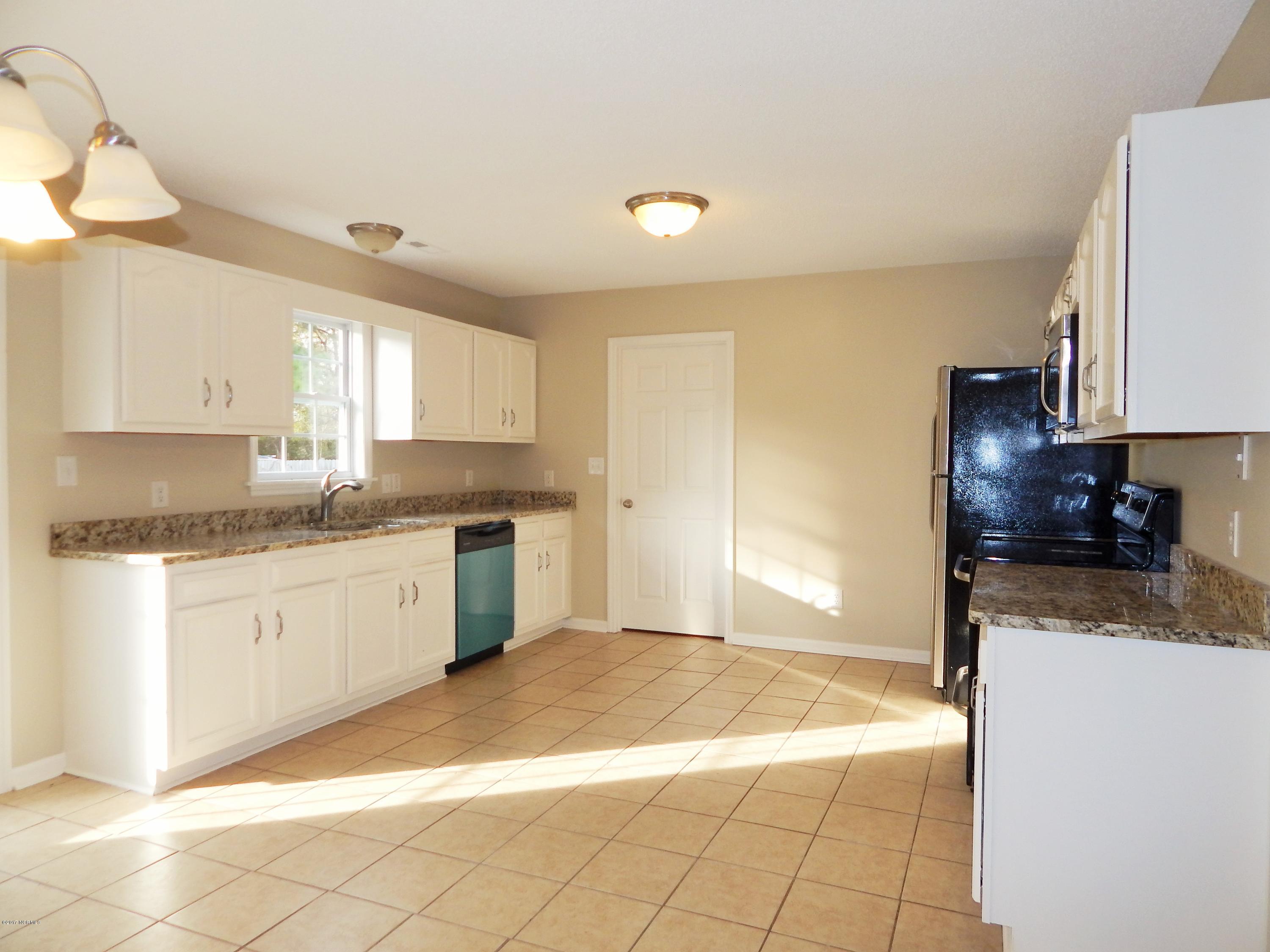 116 Meadow Farms Road Richlands, NC 28574 - Photo 9 of 27 DSCN3825