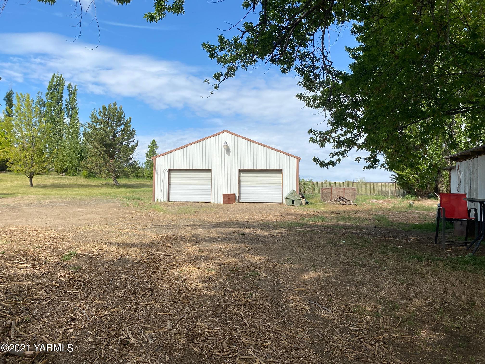 1260 Beffa Road Tieton, WA 98947 - Photo 35 of 38 a house view with a outdoor space