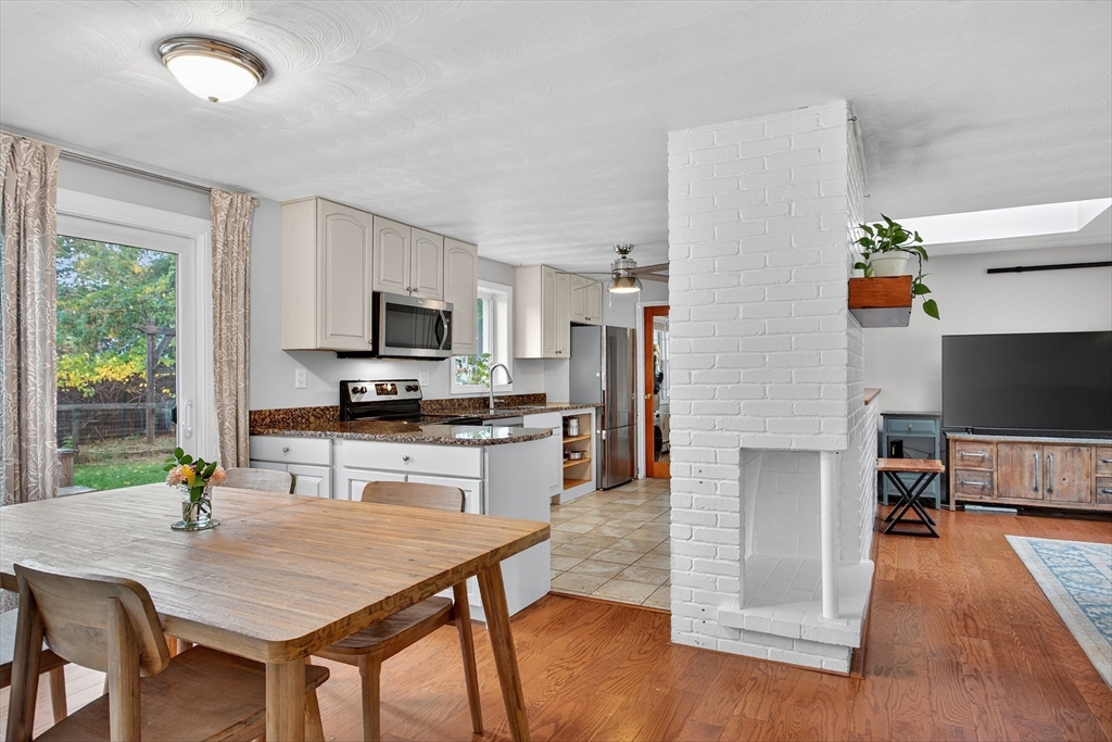14 Paxton Road Framingham, MA 01701 - Photo 6 of 24