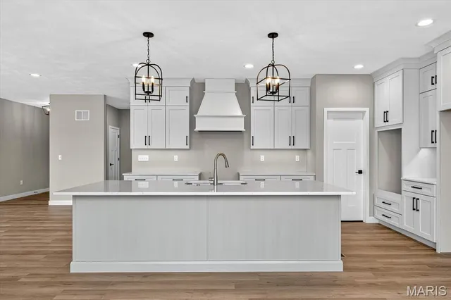 $534,500 | 125 Gladwyn Drive, Millstadt, IL 62260