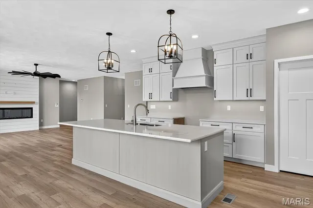 $534,500 | 125 Gladwyn Drive, Millstadt, IL 62260