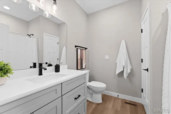 $529,500 | 125 Gladwyn Drive, Millstadt, IL 62260