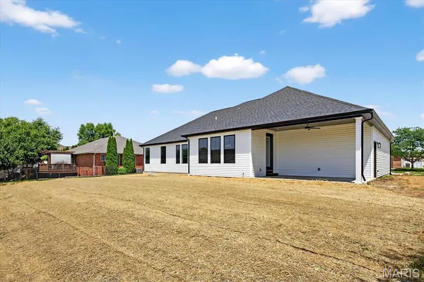 $529,500 | 125 Gladwyn Drive, Millstadt, IL 62260