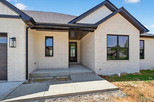 $529,500 | 125 Gladwyn Drive, Millstadt, IL 62260