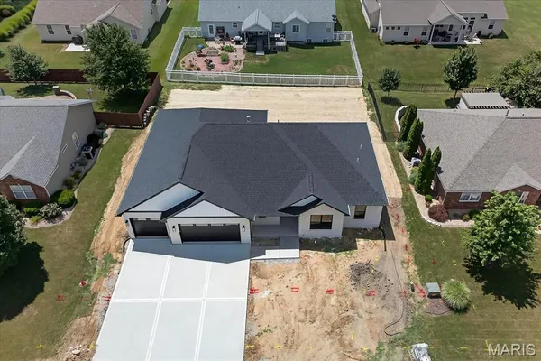 $529,500 | 125 Gladwyn Drive, Millstadt, IL 62260