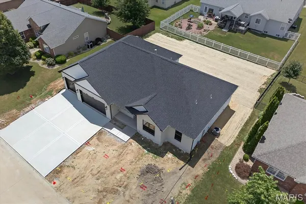 $529,500 | 125 Gladwyn Drive, Millstadt, IL 62260
