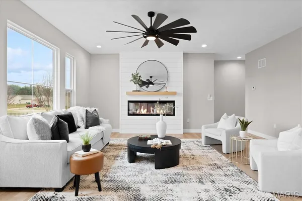 $529,500 | 125 Gladwyn Drive, Millstadt, IL 62260