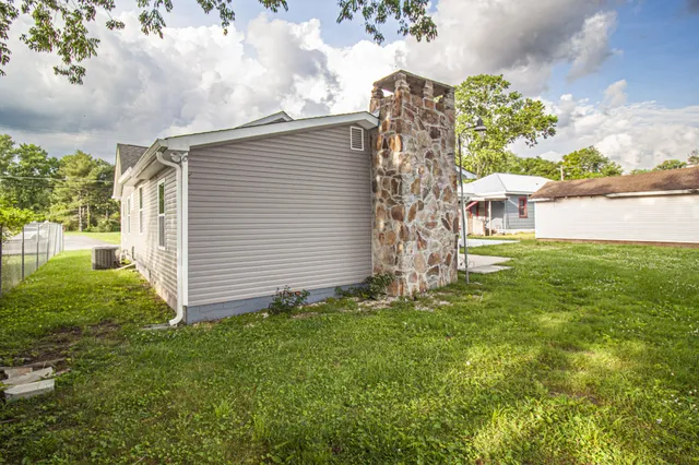 a view of a house with a small space