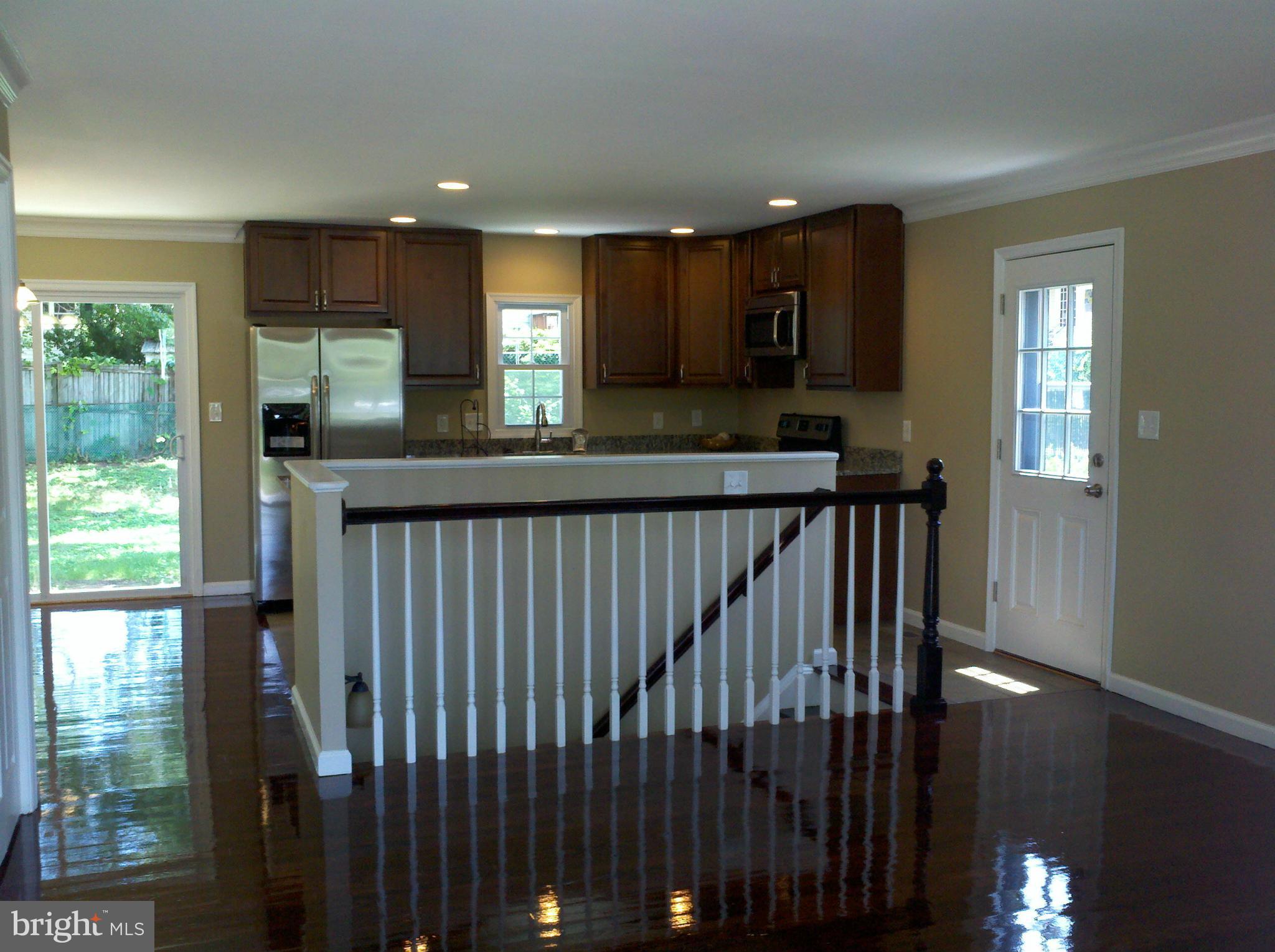 311 Brock Bridge Road Laurel, MD 20724 - Photo 6 of 30 Living Room