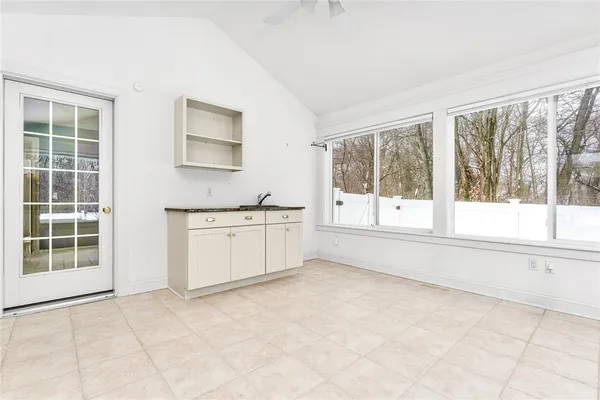 $950,000 | 15 Jessica Lane, South Kingstown, RI 02879