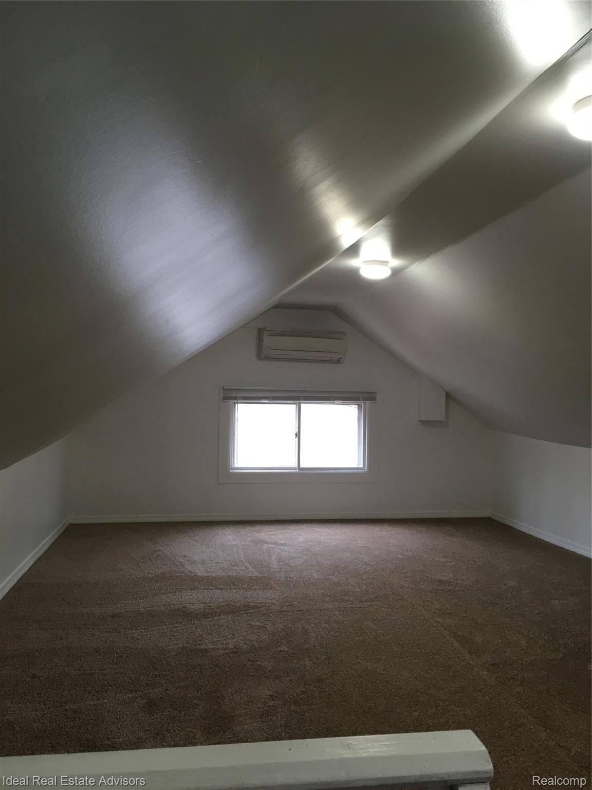 21421 Greenview Road Southfield, MI 48075 - Photo 11 of 34 IMG_6976.JPG