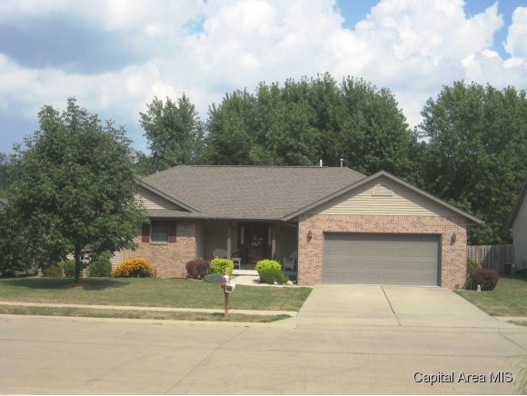 12 Spring Street Riverton, IL 62561 - Photo 1 of 24 Gallery Image 1
