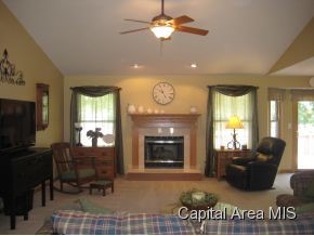 12 Spring Street Riverton, IL 62561 - Photo 2 of 24 Gallery Image 2