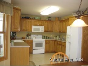 12 Spring Street Riverton, IL 62561 - Photo 3 of 24 Gallery Image 3