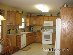 12 Spring Street Riverton, IL 62561 - Photo 4 of 24 Gallery Image 4