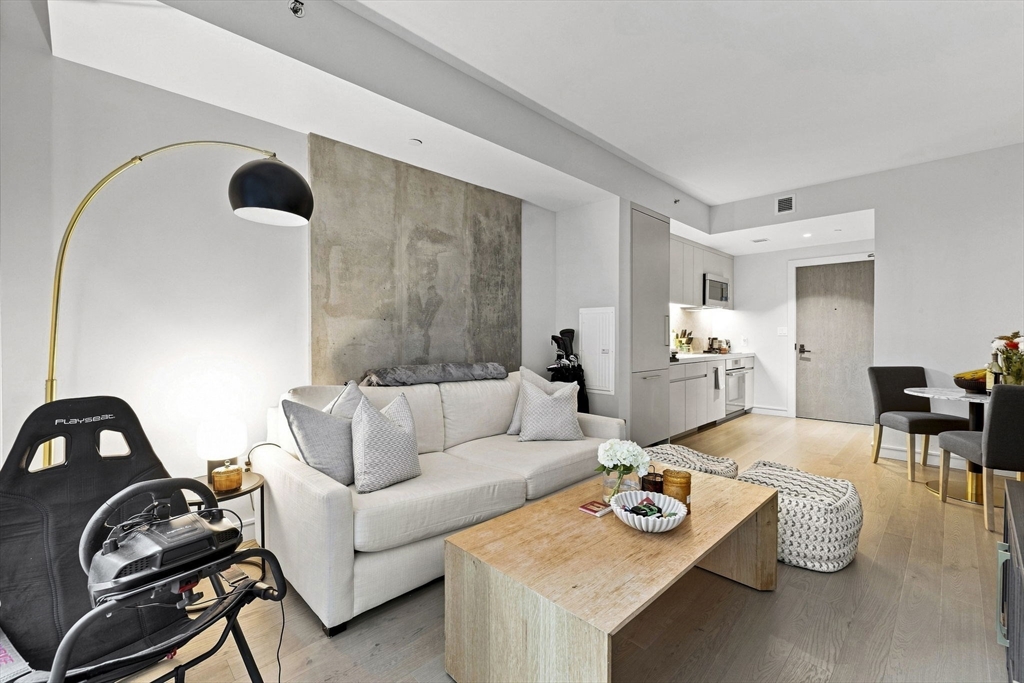 55 Lagrange Street, Unit 802 Boston, MA 02111 - Photo 3 of 12 Gallery Image 3