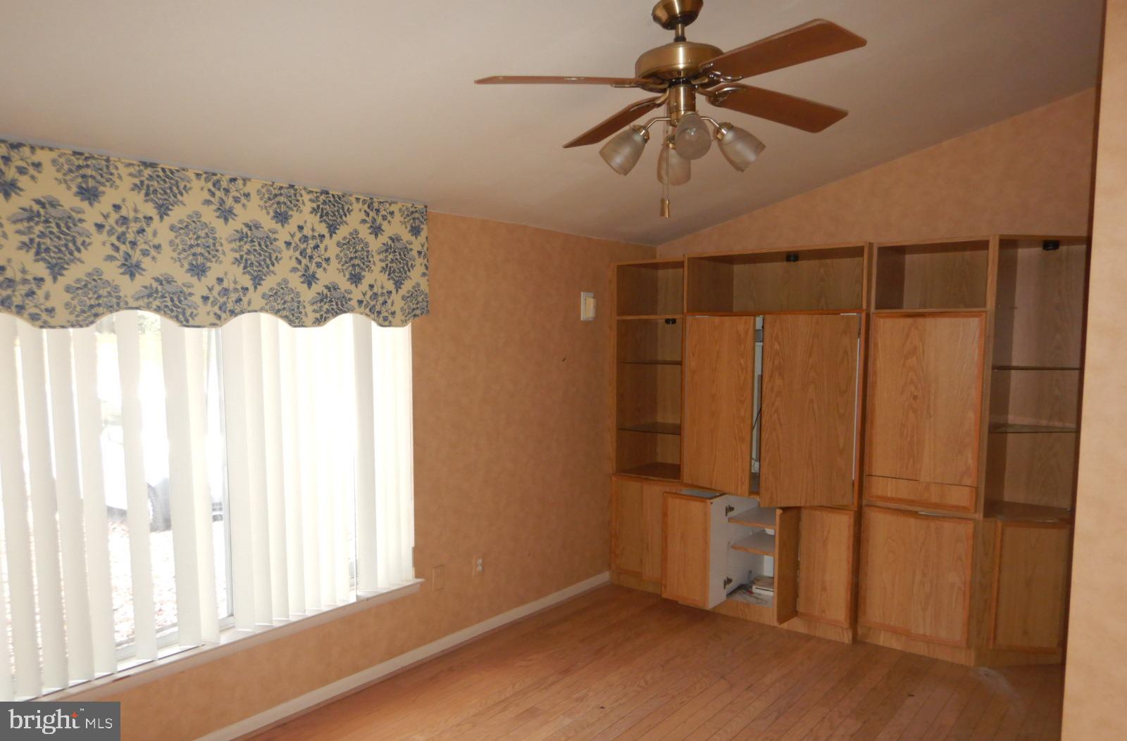 12 Lamplighter Court, Unit 12 Baltimore, MD 21208 - Photo 4 of 11