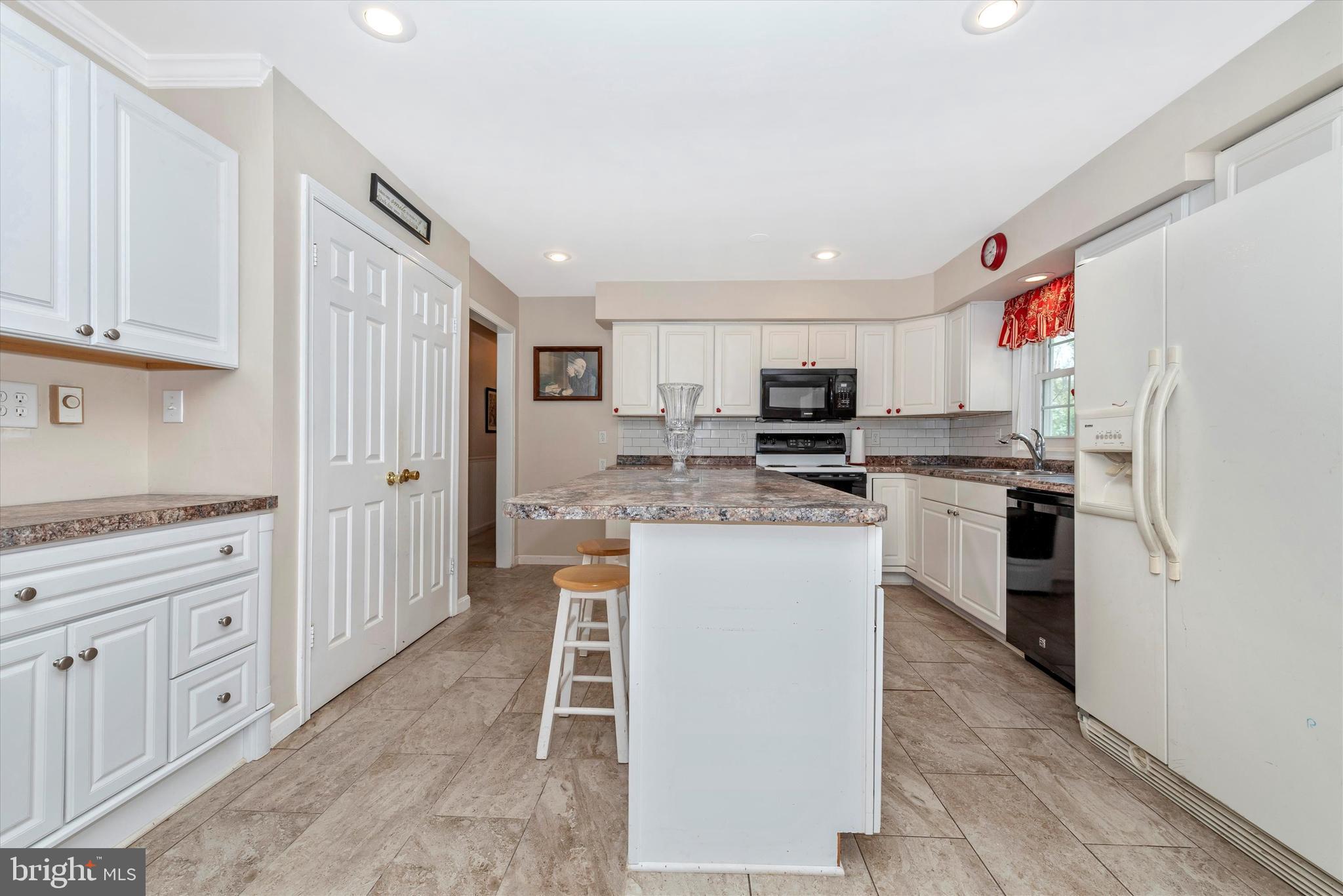 4937 Elmer Derr Road Frederick, MD 21703 - Photo 16 of 61 Kitchen