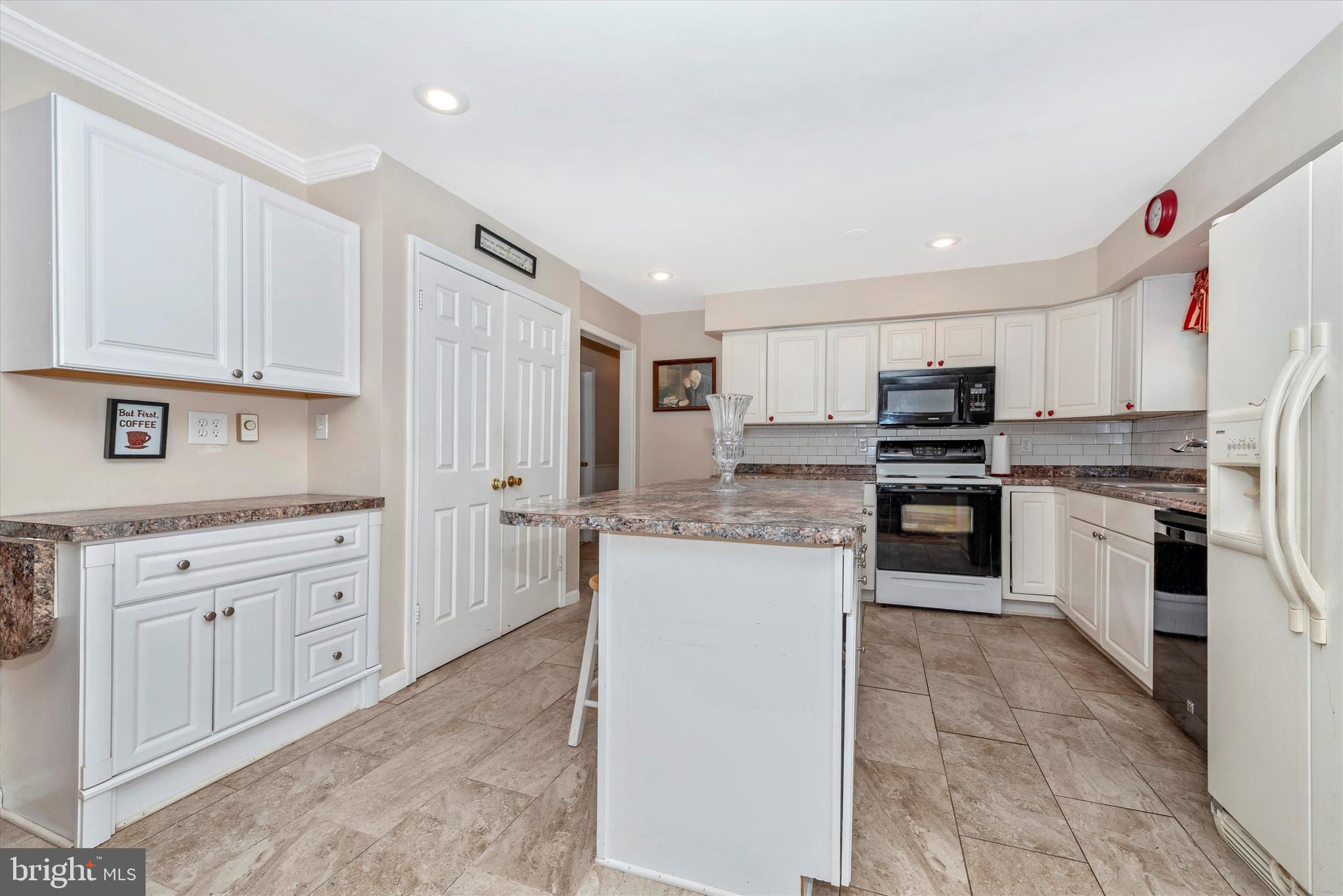 4937 Elmer Derr Road Frederick, MD 21703 - Photo 17 of 61 Kitchen