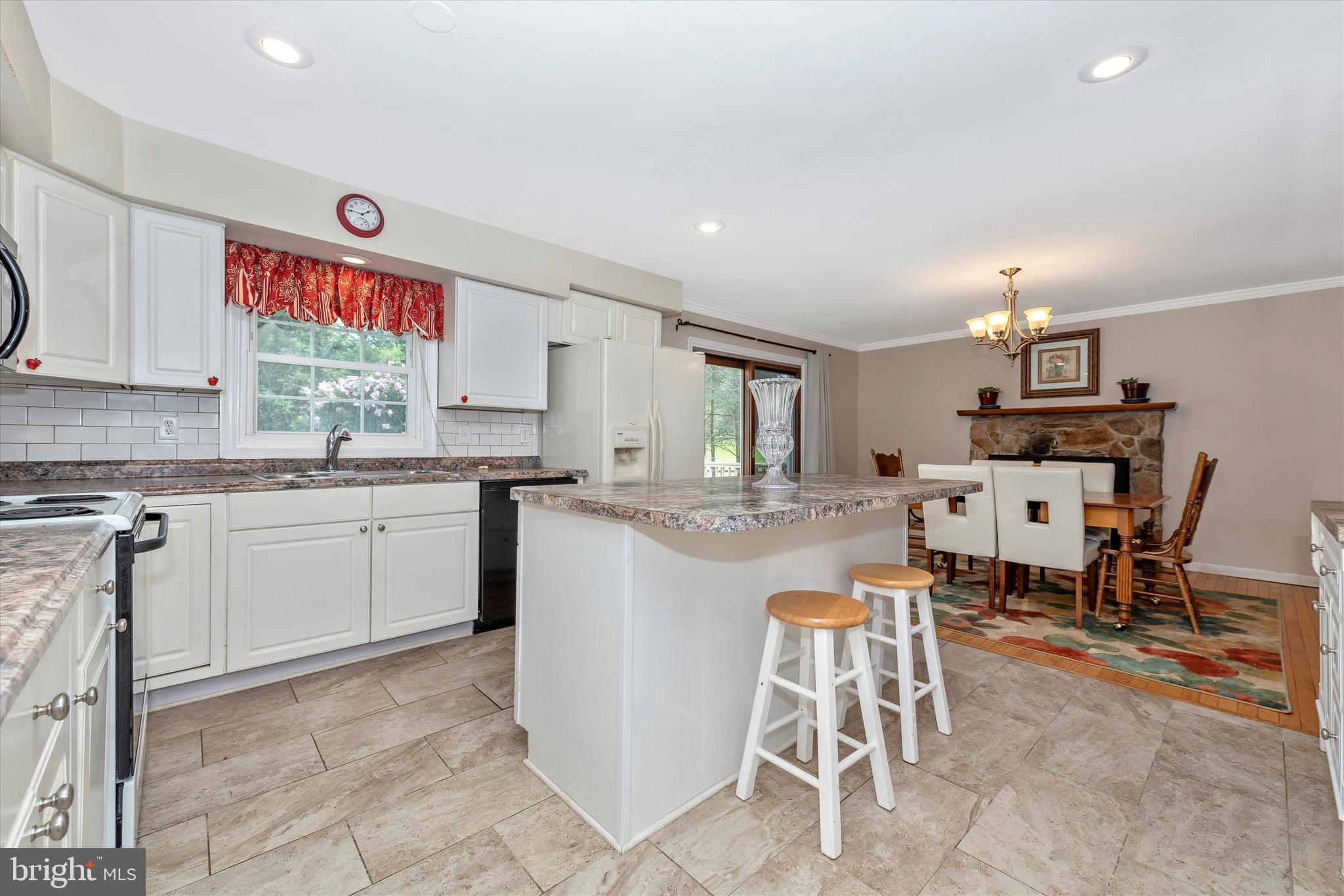 4937 Elmer Derr Road Frederick, MD 21703 - Photo 19 of 61 Kitchen