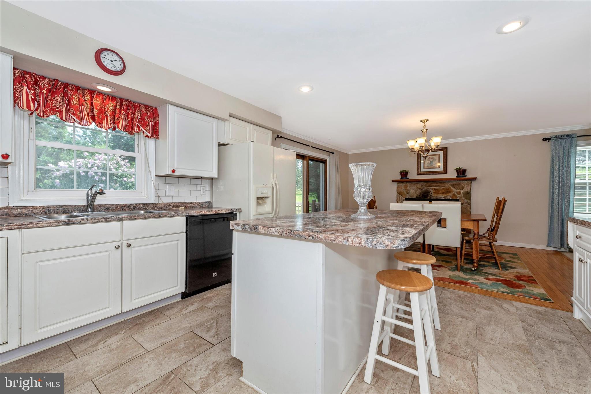 4937 Elmer Derr Road Frederick, MD 21703 - Photo 21 of 61 Kitchen