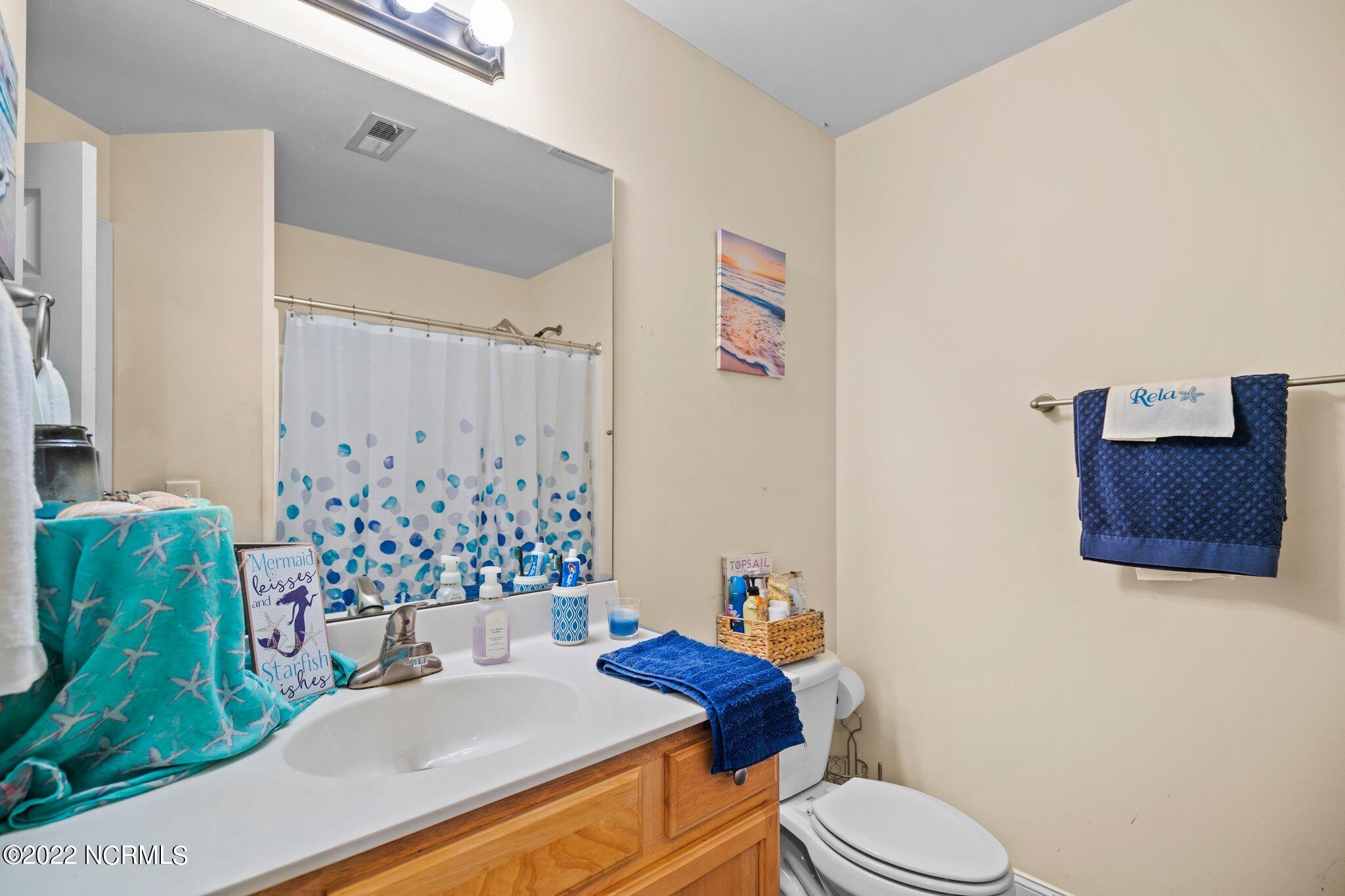 200 Oak Ridge Lane Holly Ridge, NC 28445 - Photo 24 of 41 Guest Bathroom