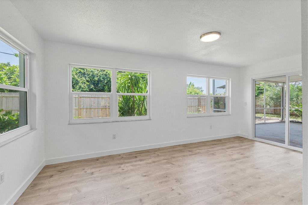 981 Ponderosa Road Venice, FL 34293 - Photo 14 of 29 Gallery Image 14