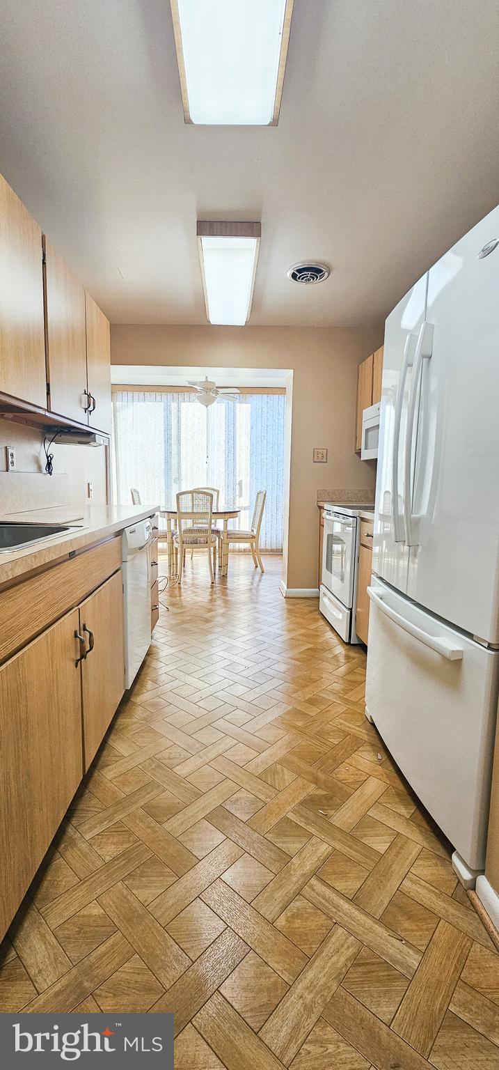 6350 Red Cedar Place, Unit 211 Baltimore, MD 21209 - Photo 4 of 23