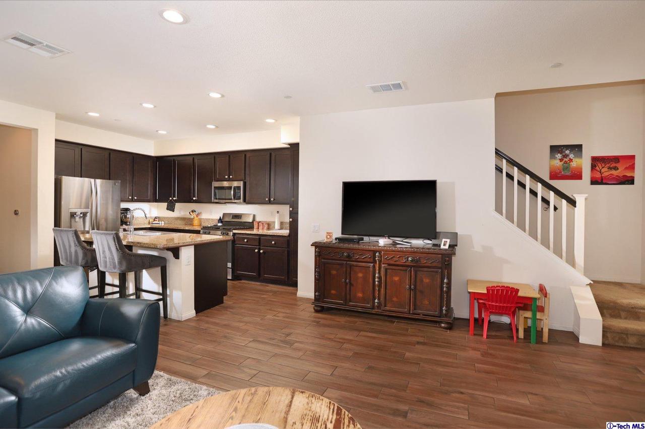 2491 Blossom Ridge Court, Unit 2 Simi Valley, CA 93063 - Photo 11 of 30 Gallery Image 11