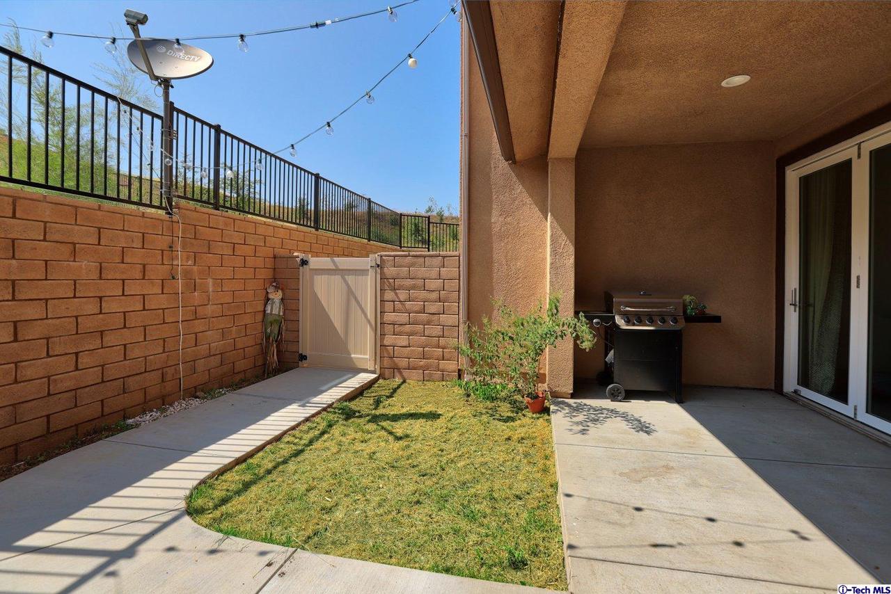 2491 Blossom Ridge Court, Unit 2 Simi Valley, CA 93063 - Photo 22 of 30 Gallery Image 22