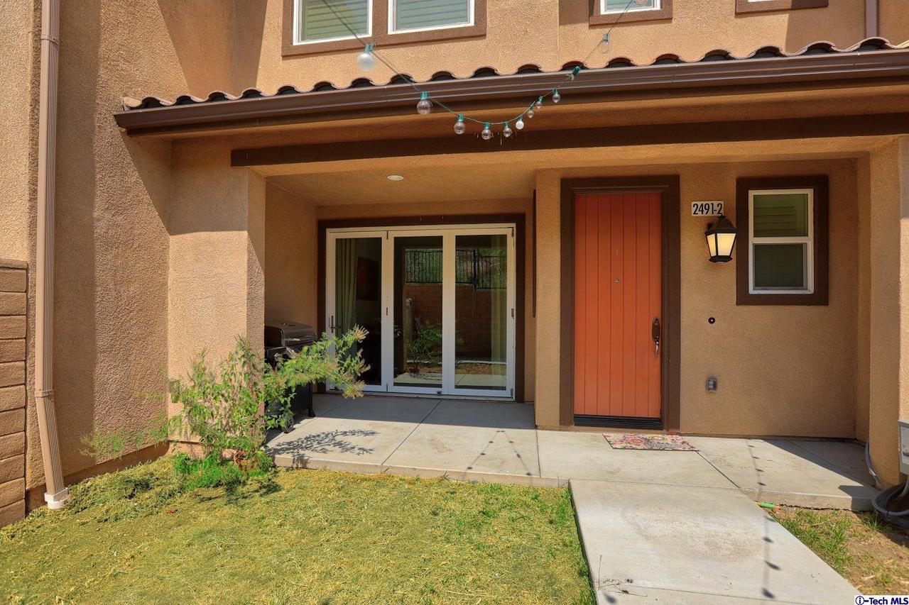 2491 Blossom Ridge Court, Unit 2 Simi Valley, CA 93063 - Photo 4 of 30 Gallery Image 4