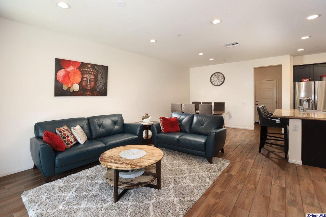 2491 Blossom Ridge Court, Unit 2 Simi Valley, CA 93063 - Photo 5 of 30 Gallery Image 5