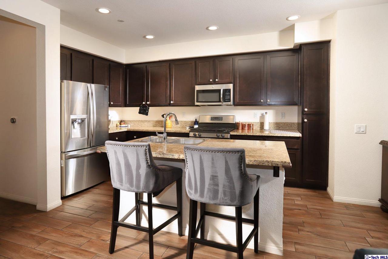 2491 Blossom Ridge Court, Unit 2 Simi Valley, CA 93063 - Photo 8 of 30 Gallery Image 8