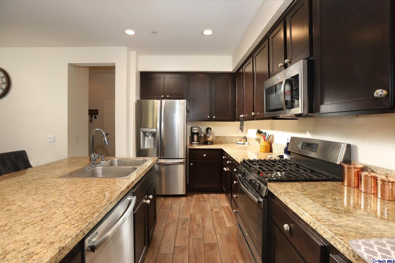 2491 Blossom Ridge Court, Unit 2 Simi Valley, CA 93063 - Photo 9 of 30 Gallery Image 9