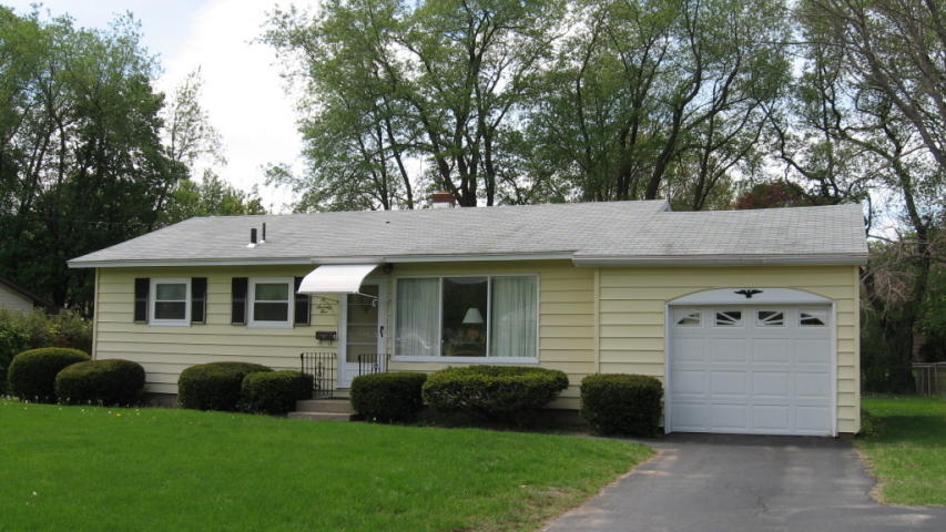 75 Bushey Road Pittsfield, MA 01201 - Photo 1 of 9 House Front