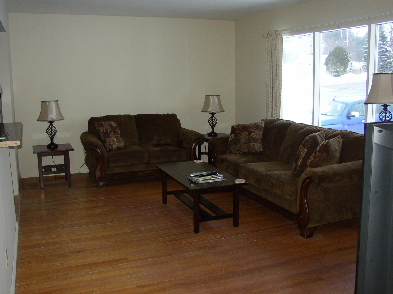 75 Bushey Road Pittsfield, MA 01201 - Photo 5 of 9 living room