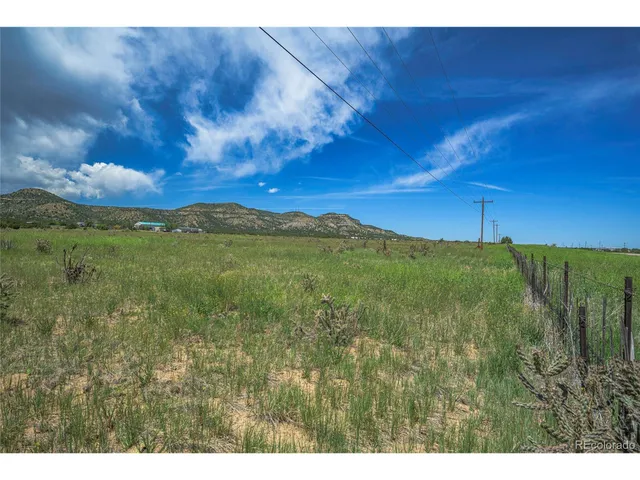 a view of an outdoor space and a yard