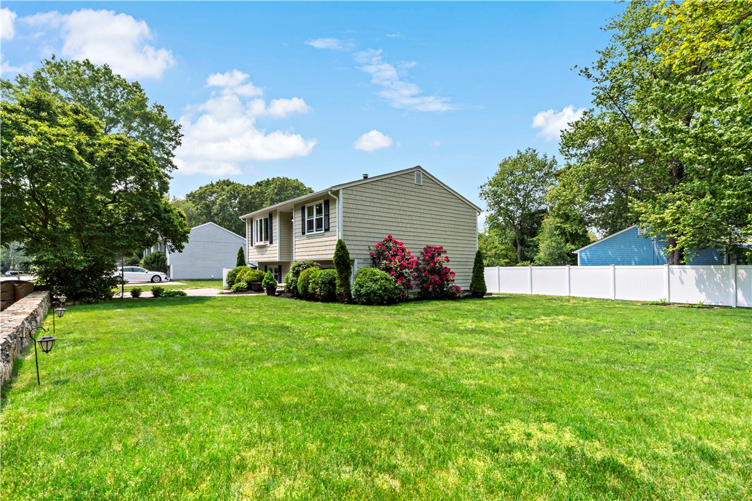 66 Tupelo Trail Narragansett, RI 02882 - Photo 36 of 40