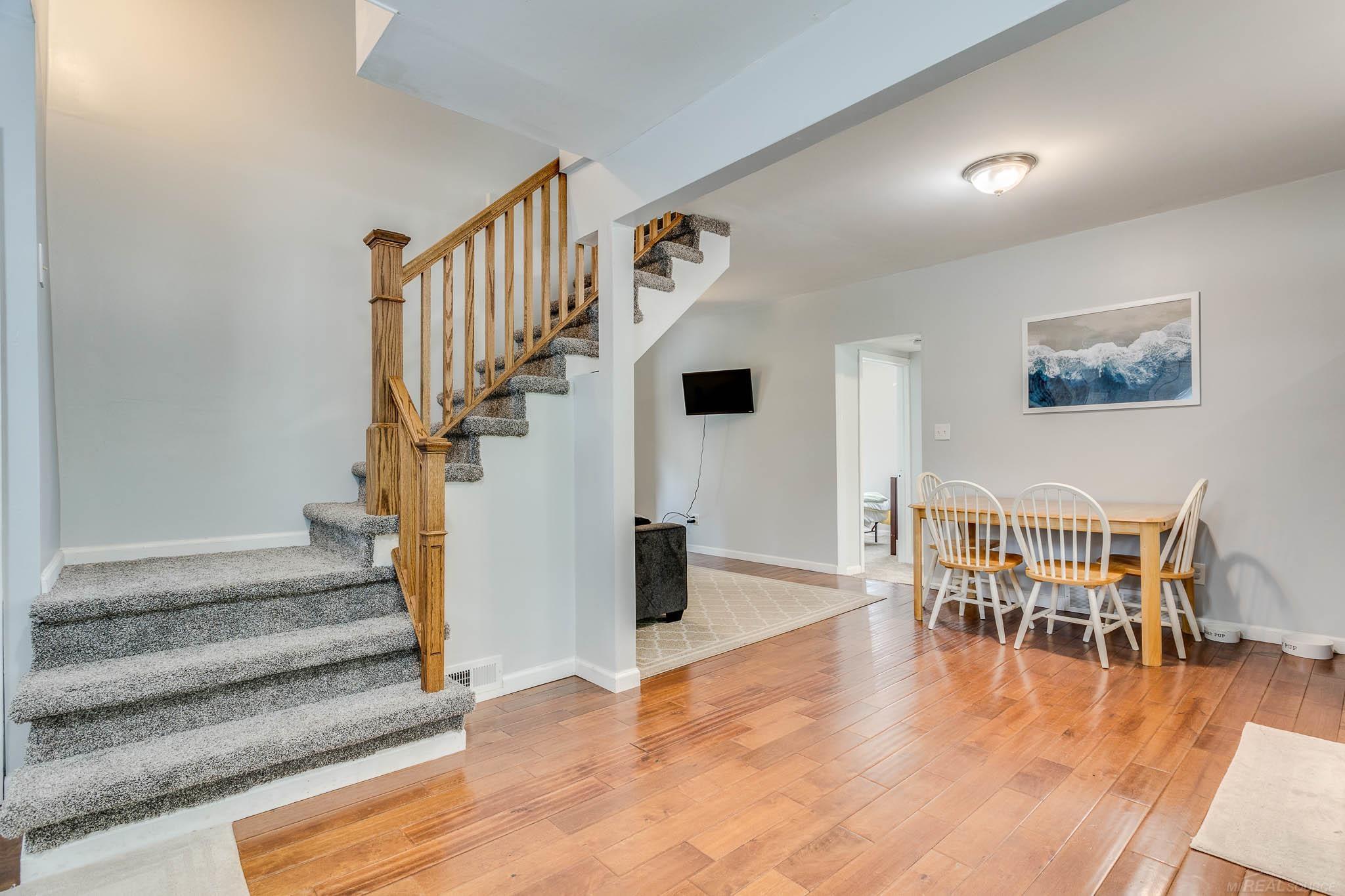 6948 Lakeshore Road Lexington, MI 48450 - Photo 3 of 25 50085455-2.JPG