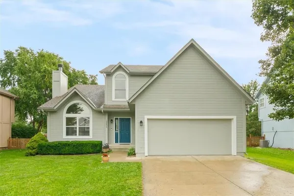 $425,000 | 18653 West 160th Street, Olathe, KS 66062