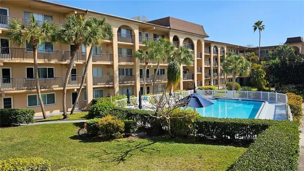 $1,595 | 2525 West Bay Drive, Unit B24, Belleair Bluffs, FL 33770