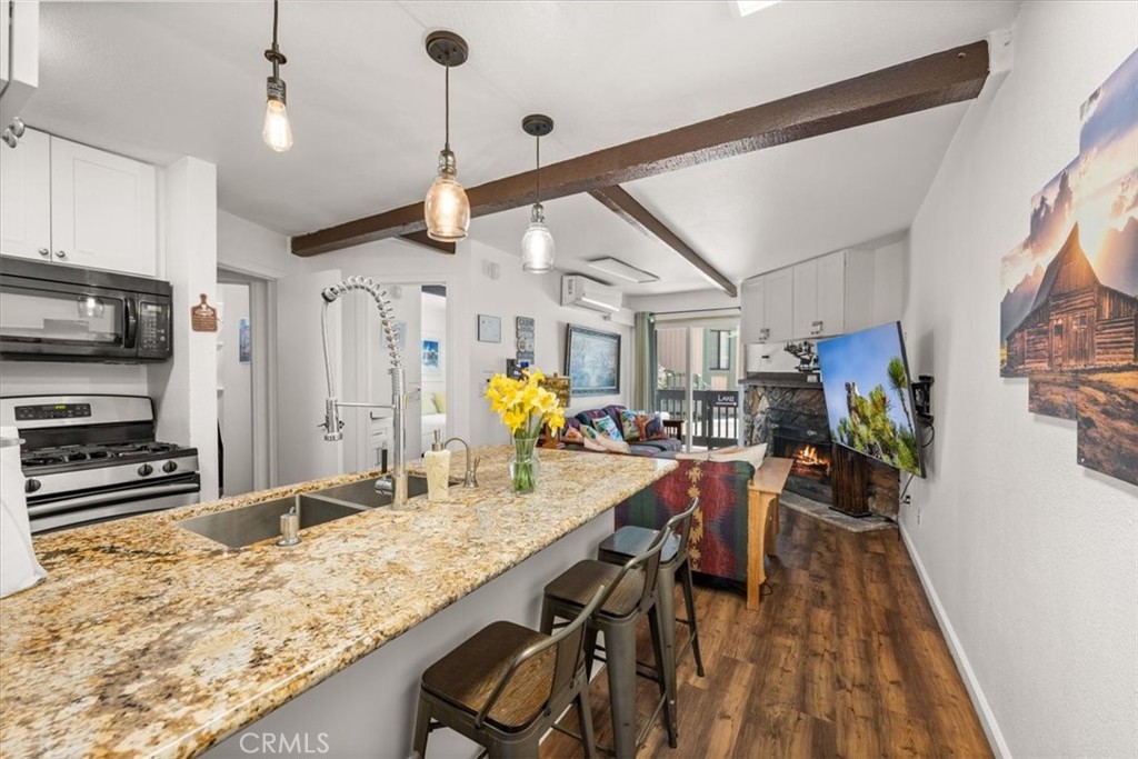 760 Bluejay Road, Unit 1 Big Bear Lake, CA 92315 - Photo 6 of 29 Unit 1a kitchen