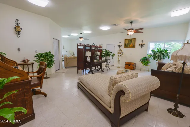 $1,200,000 | 2204 North Maple Avenue, Huachuca City, AZ 85616