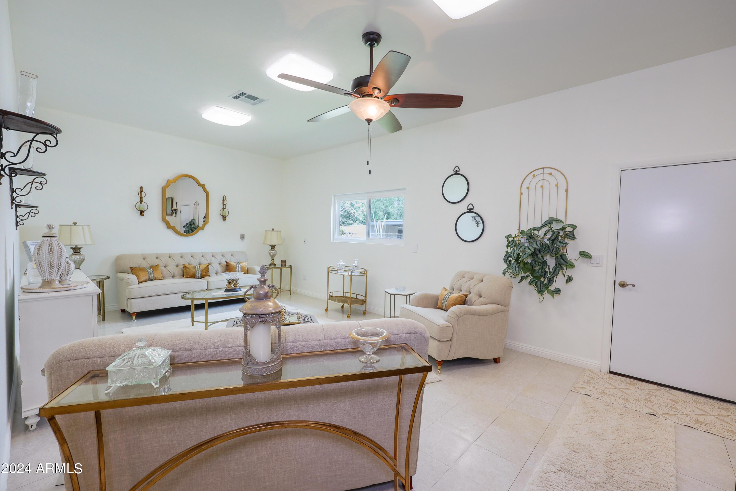 2204 North Maple Avenue Huachuca City, AZ 85616 - Photo 59 of 65 Guest House Family Room