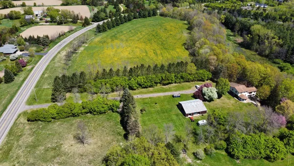 $575,000 | 33175 North Lakes Trail, Lindstrom, MN 55045