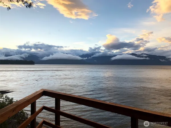 $1,275,000 | 12200 Seabeck Highway Northwest, Seabeck, WA 98380