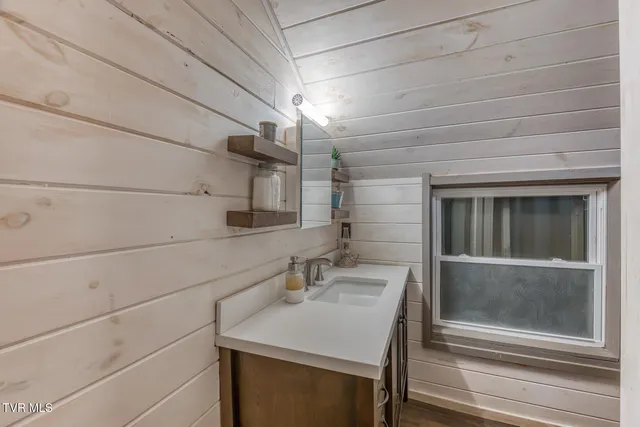 $409,000 | 214 Oak Hill Lane, Mountain City, TN 37683