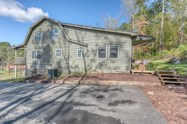 $409,000 | 214 Oak Hill Lane, Mountain City, TN 37683