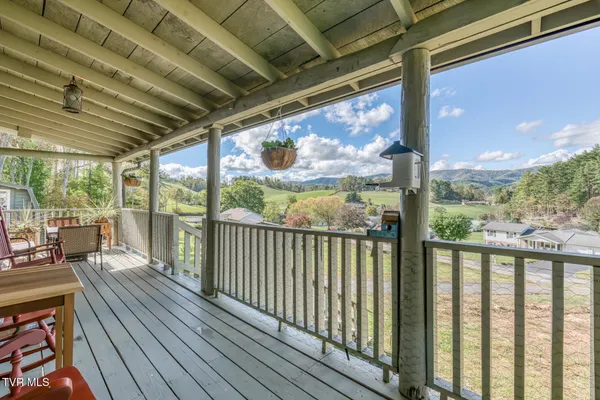 $399,000 | 214 Oak Hill Lane, Mountain City, TN 37683